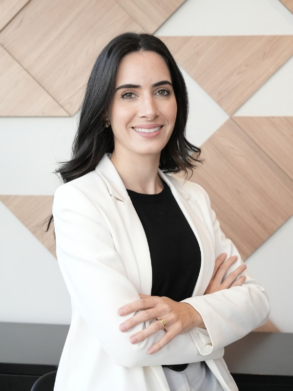 RENATA VEIGA CADAMURO